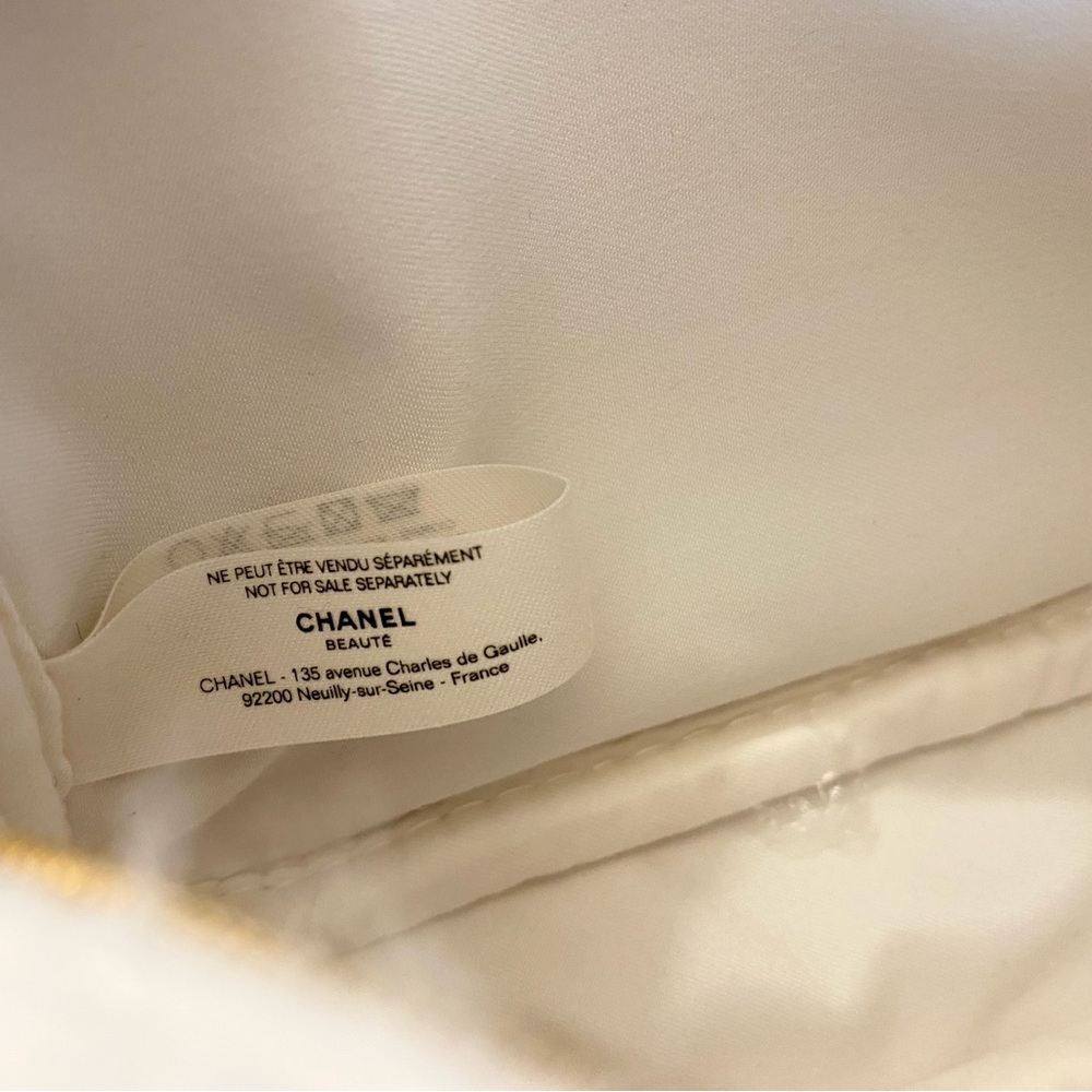 Chanel Beaut’e Line White Tweed Makeup Bag Pouch, NEW/ no box - Picture 3 of 5